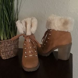 Guess boots